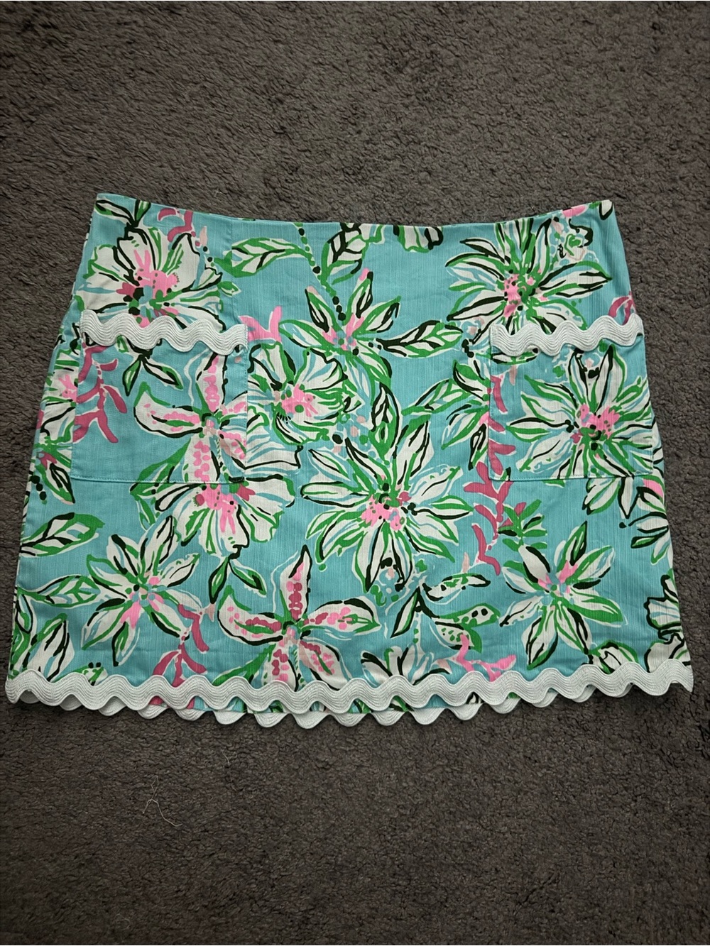 Lilly Pulitzer mini skort with front pockets with Ric rac trim